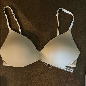 Skims push up plunge bra with tags